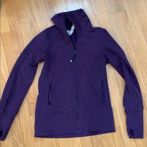 Lulu jacket with thumb holes